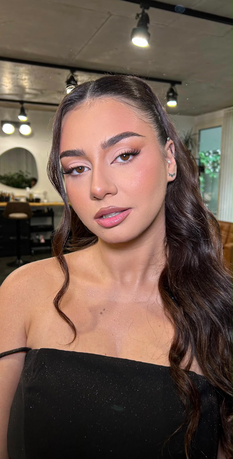 Machiaj soft glam în nuanțe roz
